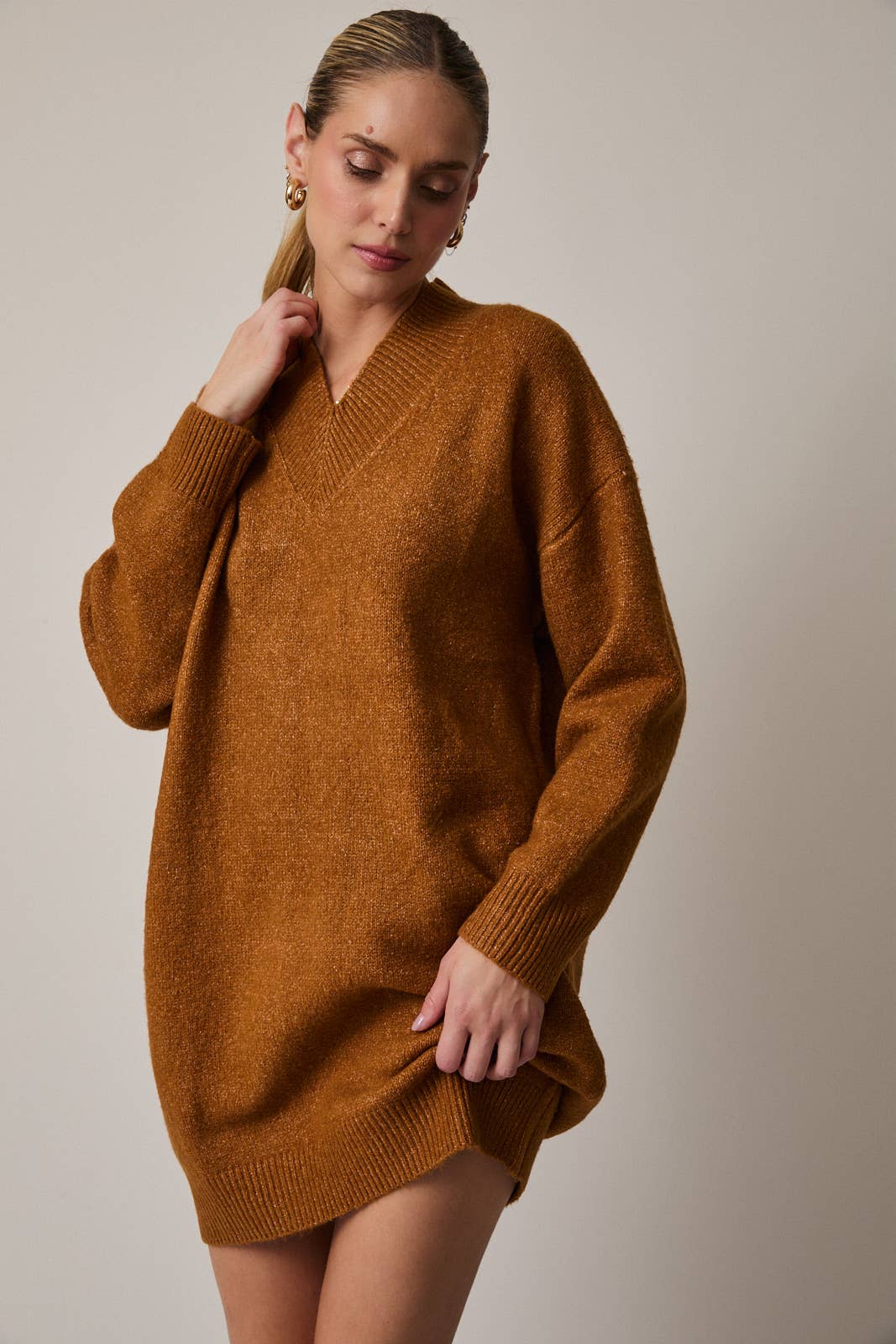 V-NECK LONG SLEEVE TUNIC SWEATER DRESS