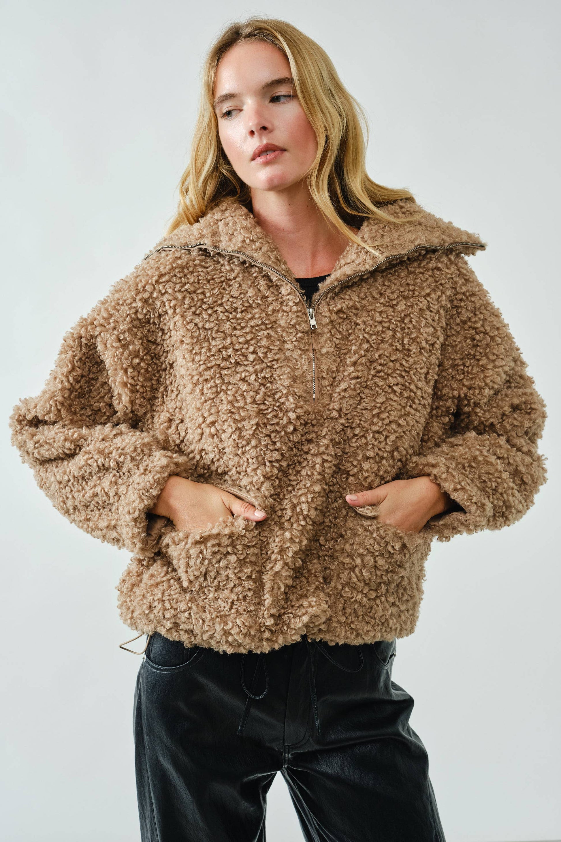 OVERSIZED TEDDY HALF ZIP UP WITH POCKET