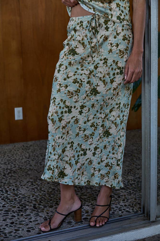 L9071B | Woven Polyester Rayon Floral Print Midi Skirt