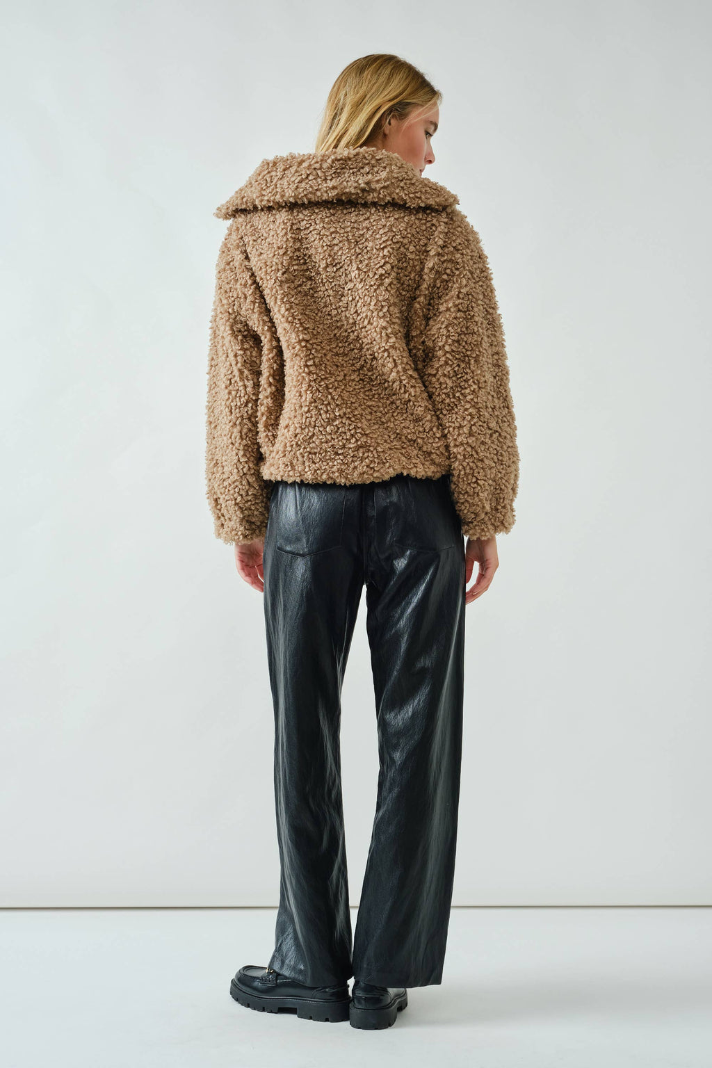 OVERSIZED TEDDY HALF ZIP UP WITH POCKET
