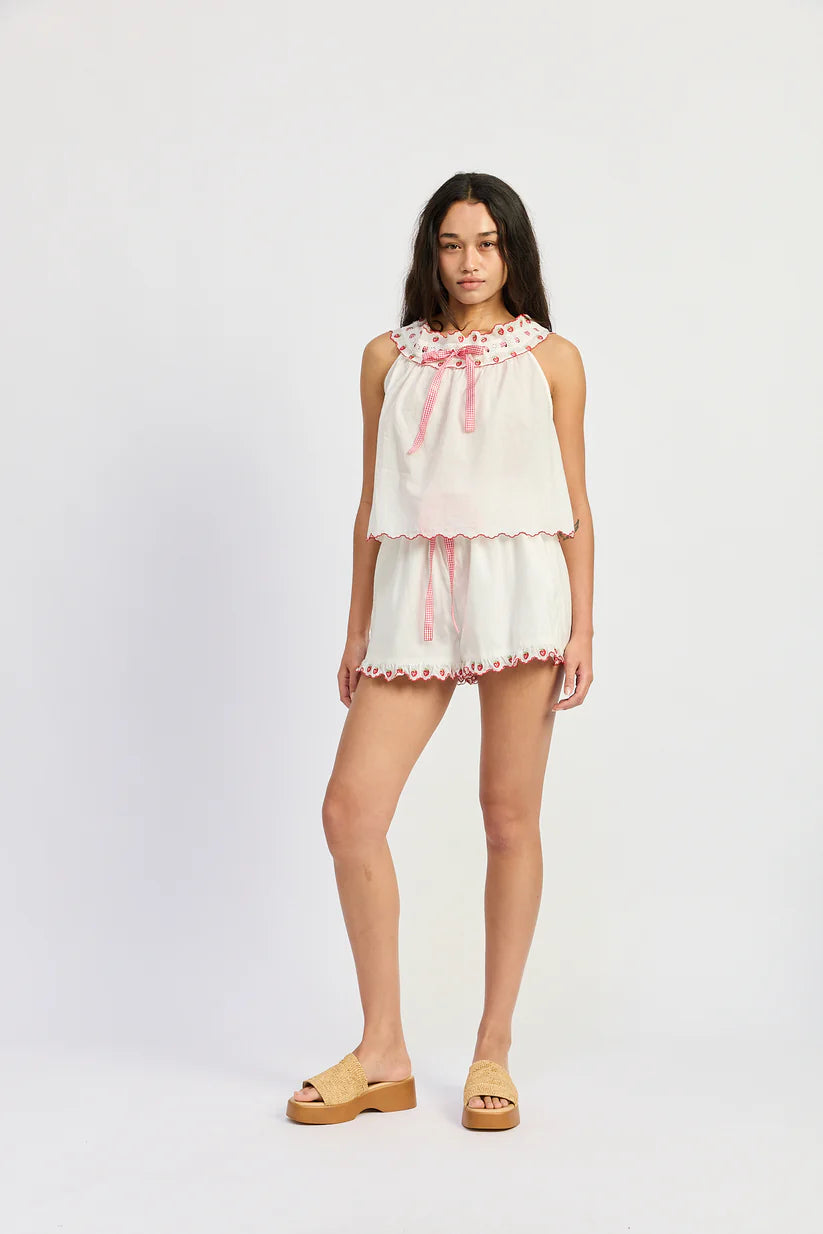 STRAWBERRY EMBROIDERED RUFFLE WAIST SHORTS