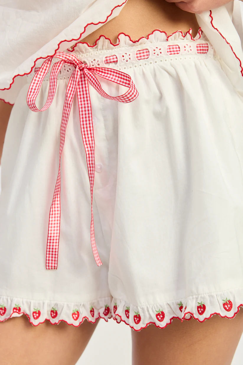 STRAWBERRY EMBROIDERED RUFFLE WAIST SHORTS