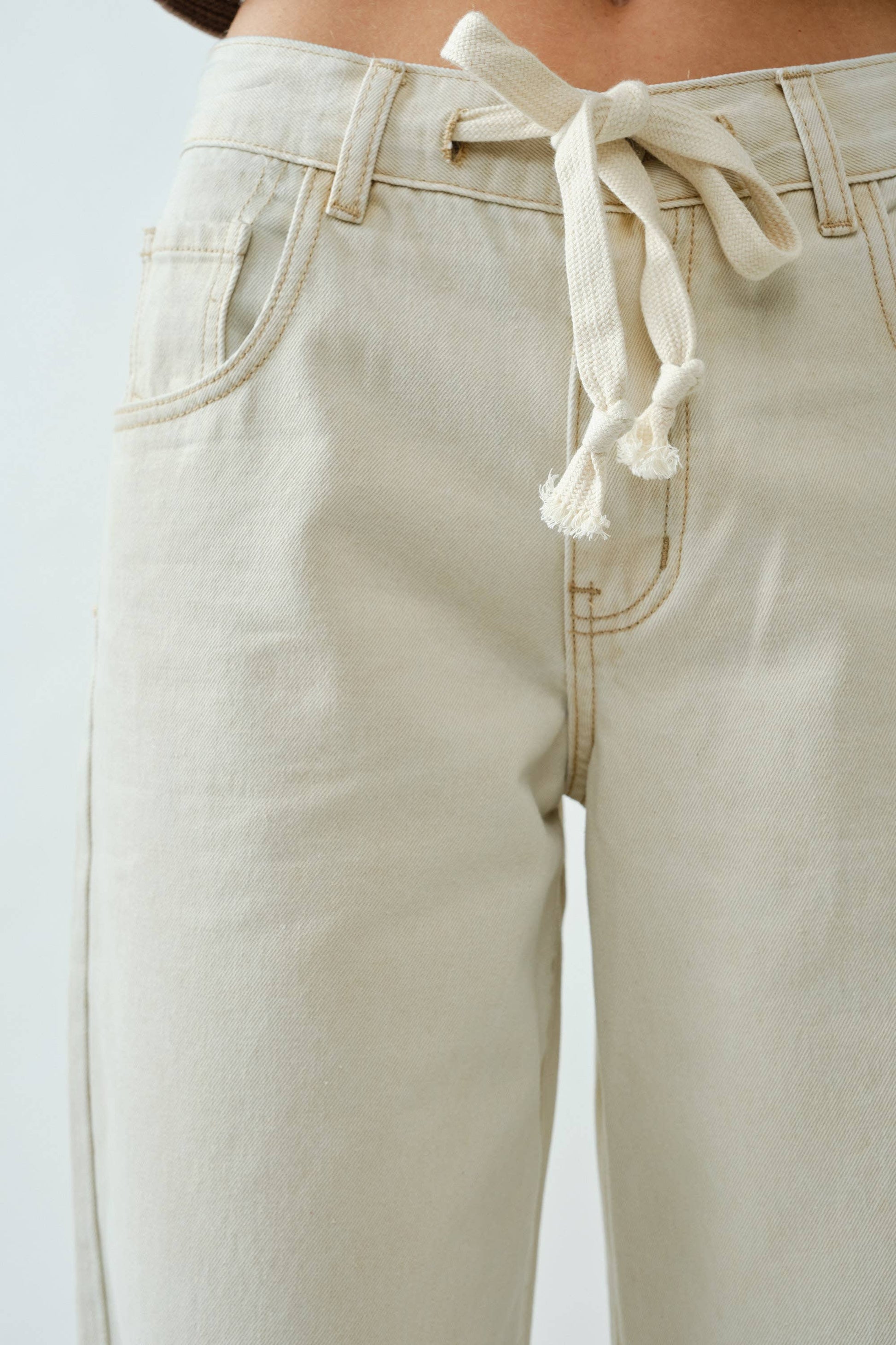 DRAWSTRING WAIST BOTTOM FLY STRAIGHT JEANS