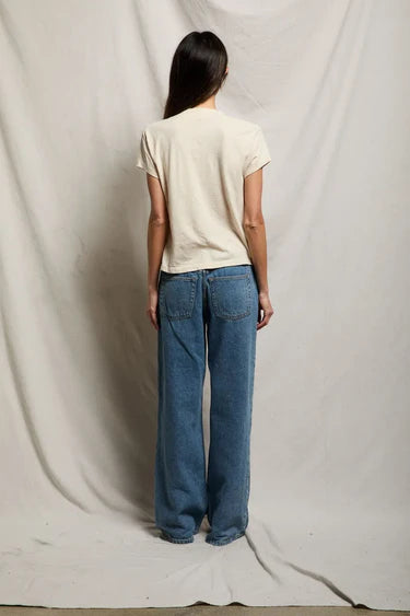 ALANIS recycled cotton v neck tee