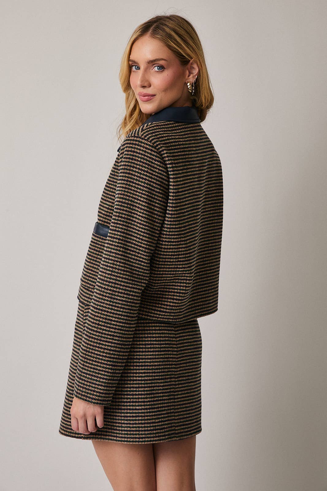 HOUNDSTOOTH SHORT BARN JACKET