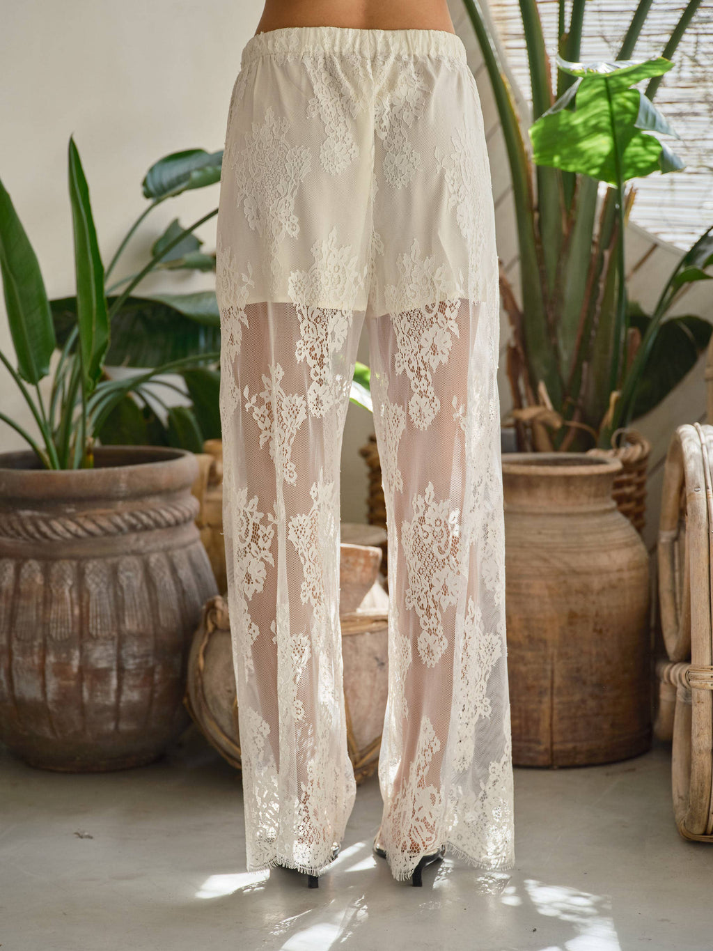LACE PANTS WITH SHORTS LINING